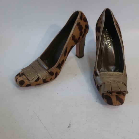 Authentic Valentino Garavani Brown Tan Pony Hair Animal Print Pumps 38.5 US/8.5 - Picture 1 of 12